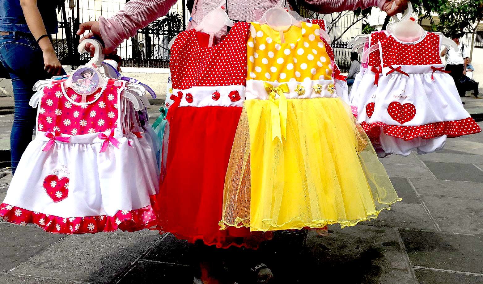 Silvia Velásquez la vendedora de vestiditos 2