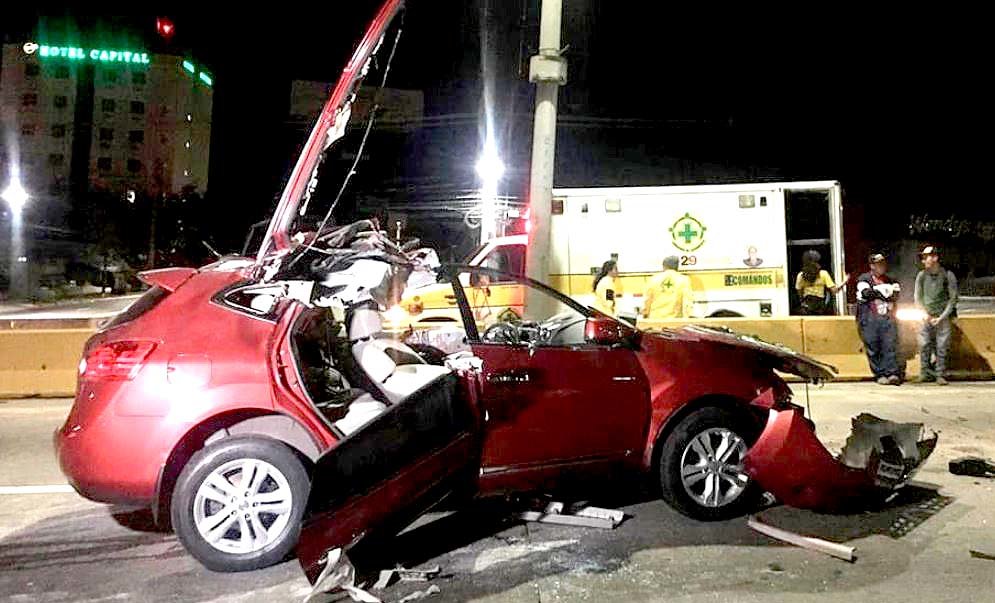 Vivo de milagro tras accidentarse en el bulevar Monseñor Romero 2