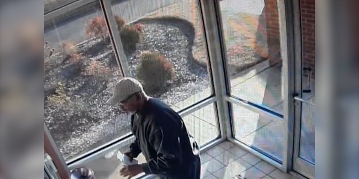 Hombre encontró dinero en banco