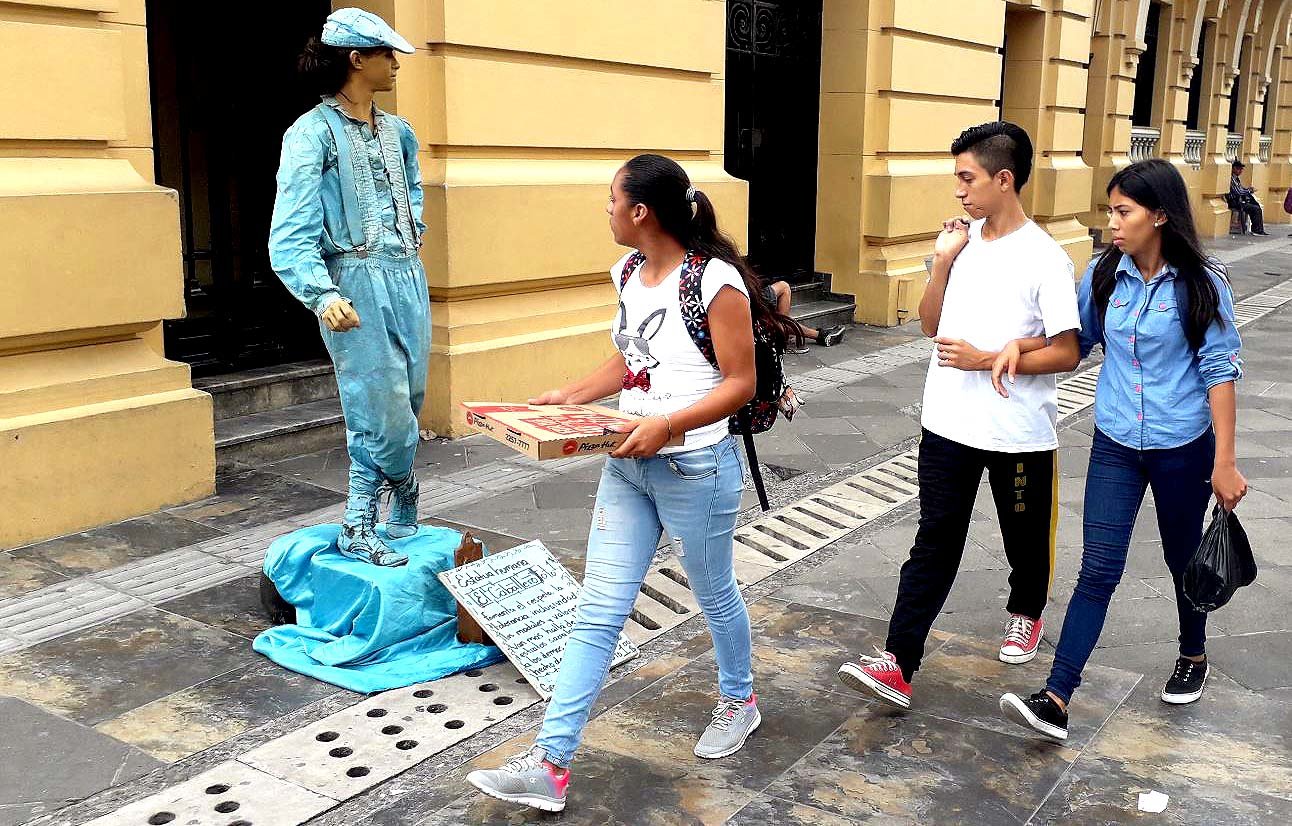 Damián Torres la estatua humana 5