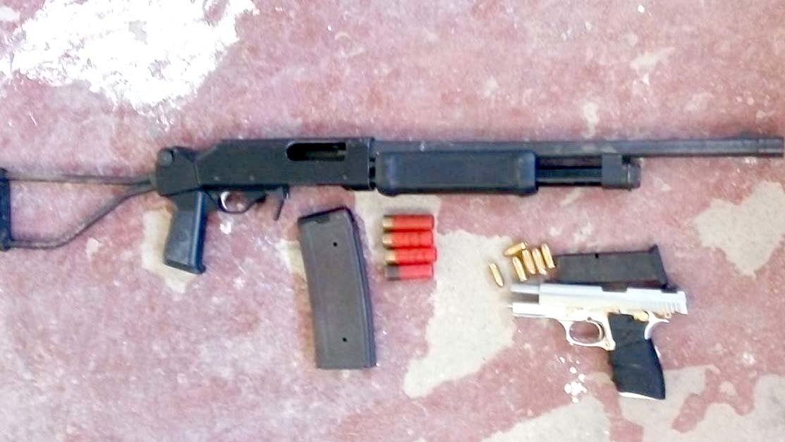 Viejo Lindo de Chalatenango detenido con armas 2