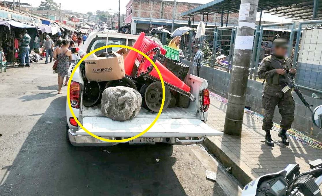 Retiran estructuras de reserva de espacio en la calle 5