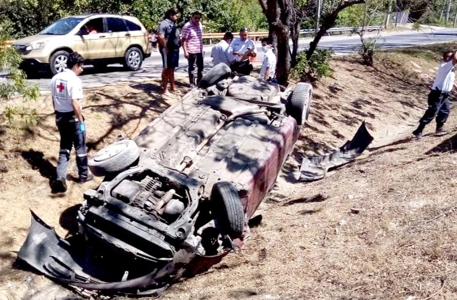 Accidente en autopista a Comalapa
