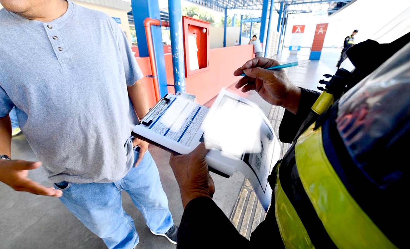 Busero que se dieron de golpes fueron sancionados por VMT 2