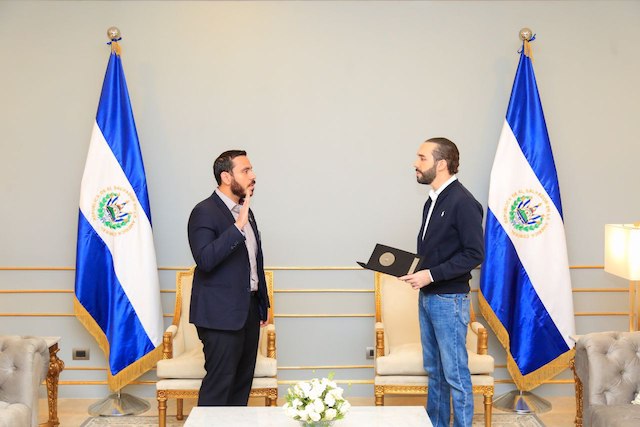 Bukele juramenta a Alabí