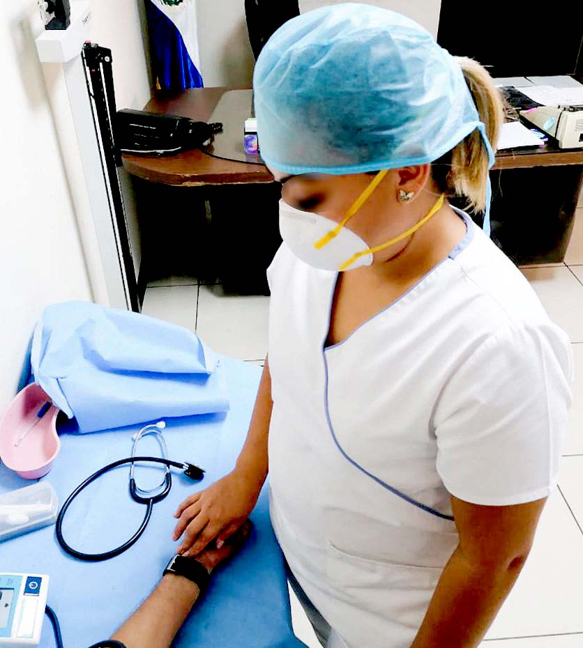 Enfermera y policía a la vez 6