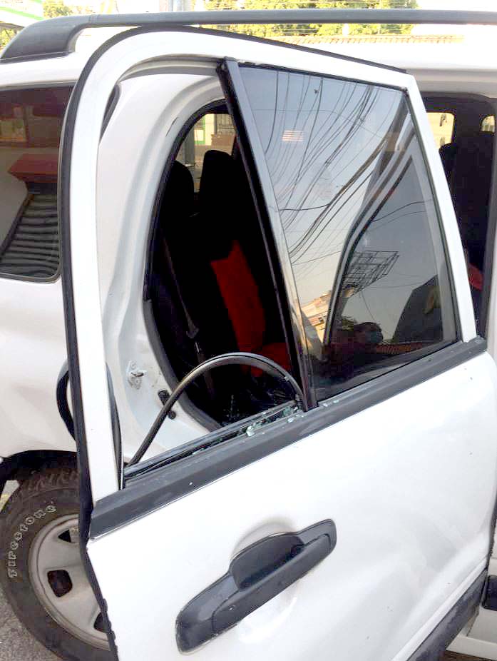 Abren el vehículo de una ciudada y le roban víveres destinados para donativos 2 OJo atento