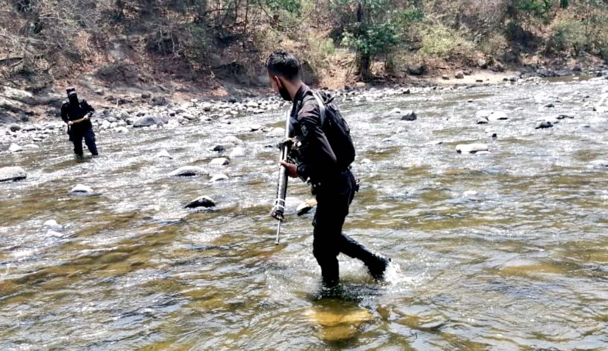 PNC busca a pandilleros hasta en cuevas de San Juan Opico 2