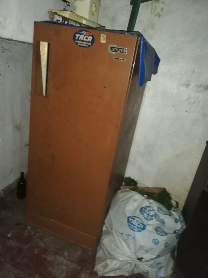 pandillero en refrigeradora2