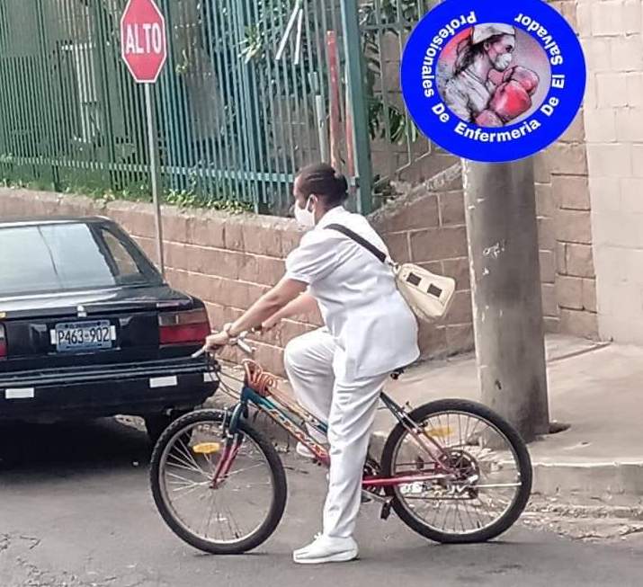 enfermera en bicicleta1