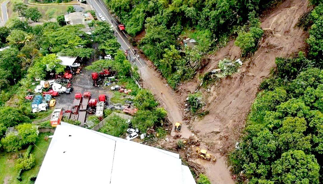 Trabajos de rescate en Santo Tomás 2