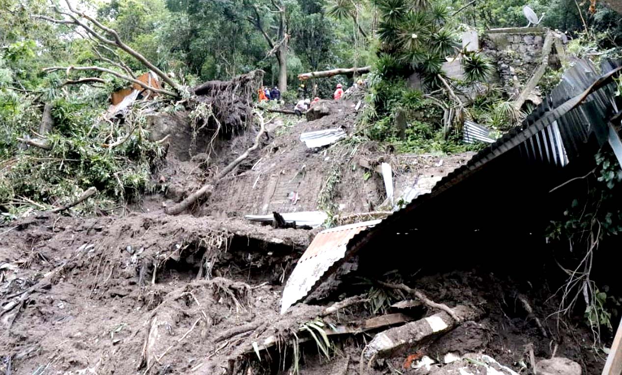 Trabajos de rescate en Santo Tomás 5