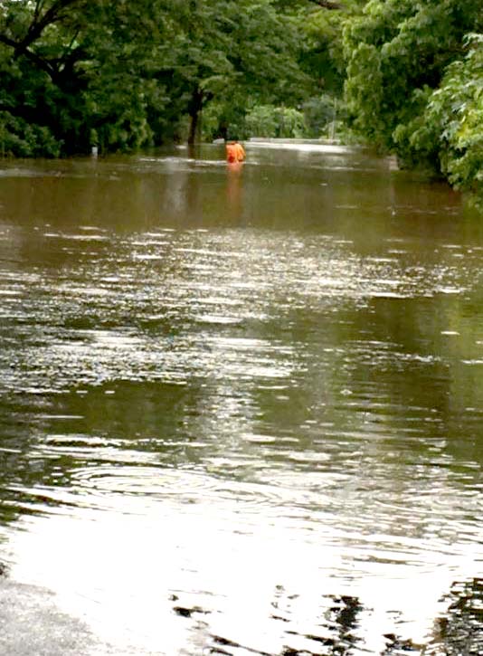 Derrumbe en calle Chirilagua a San Miguel 3
