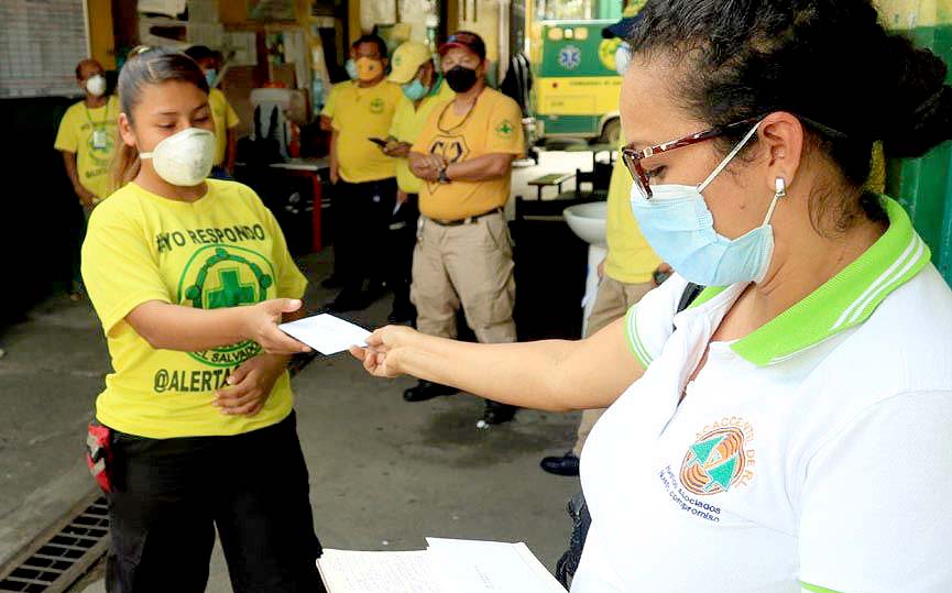 Enrtregan ayuda económica a Comandos de Salvamento fotos cortesía de la institución 3