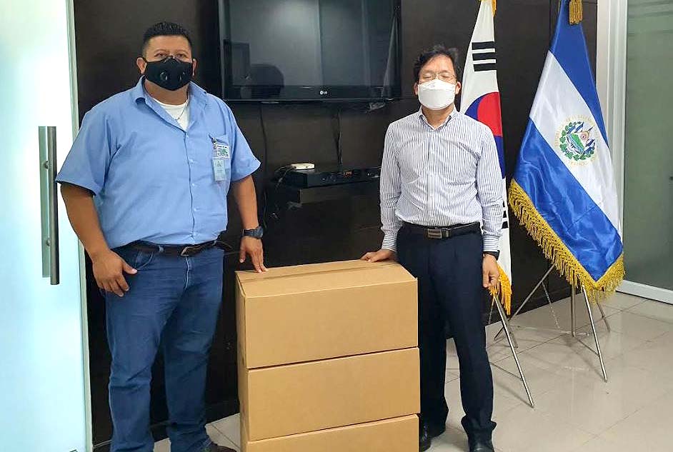 Embajada de Corea entrega 9000 mascarillas Foto cortesía embajada de Corea 1
