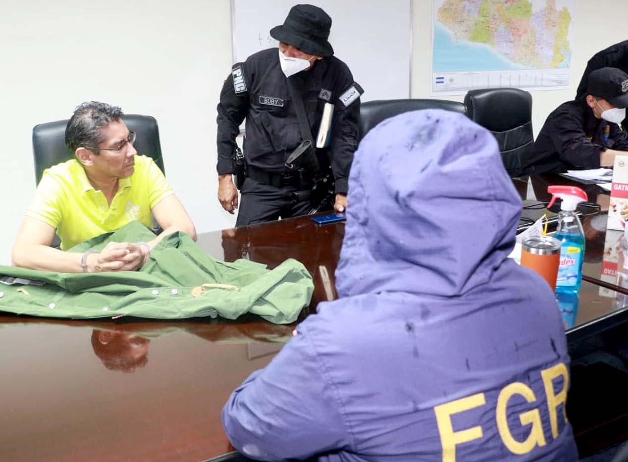 Capturan a Gustavo López Davidson Foto tomada de la RRSS de la Fiscalía 2