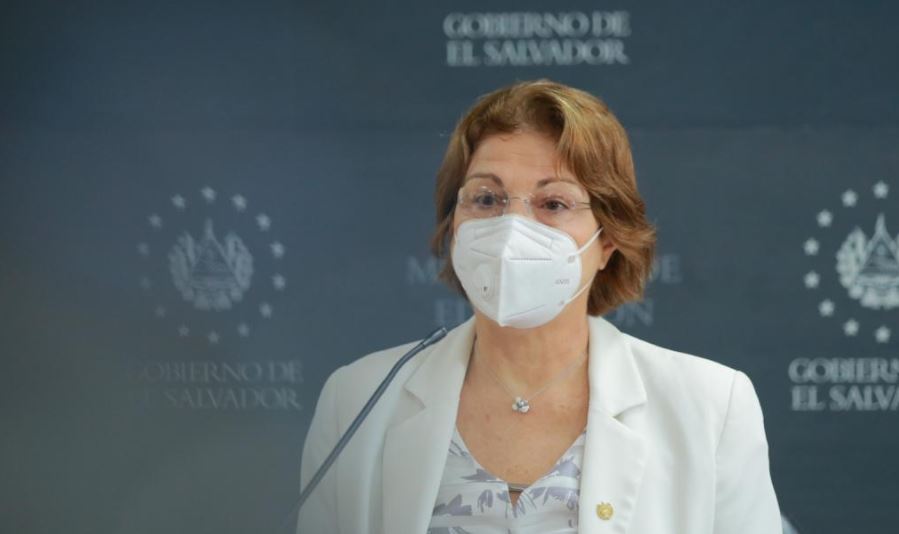 Ministra de educación en conferencia