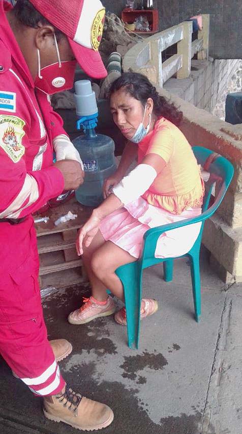 Atropellan a la señora que baila en el Tagada Foto tomada del Cuerpo de Camilleros Voluntarios de El Salvador 1