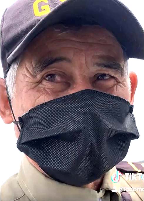 Gratifican a don Victor vigilante que fue humillado Imagen tomada de Todo Motor 2