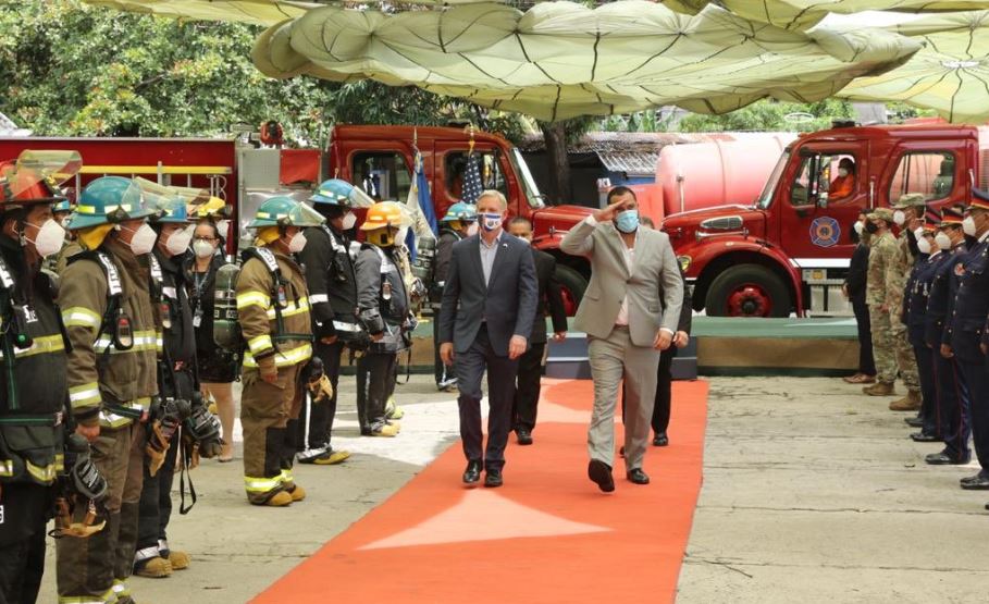 Homenaje a Bomberos caídos en NY