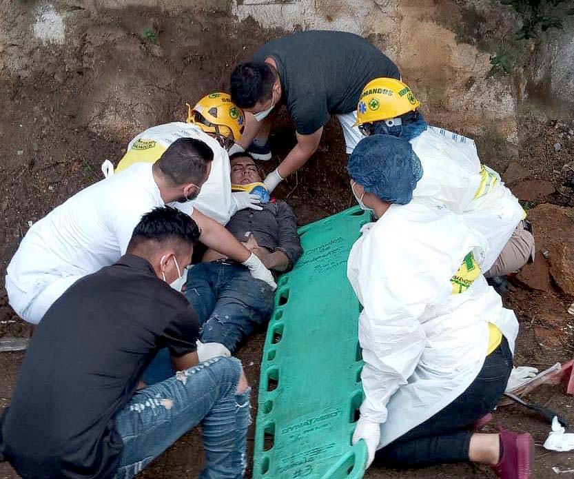 Accidente en la Troncal del Norte Foto Comandos de Salvamento 2