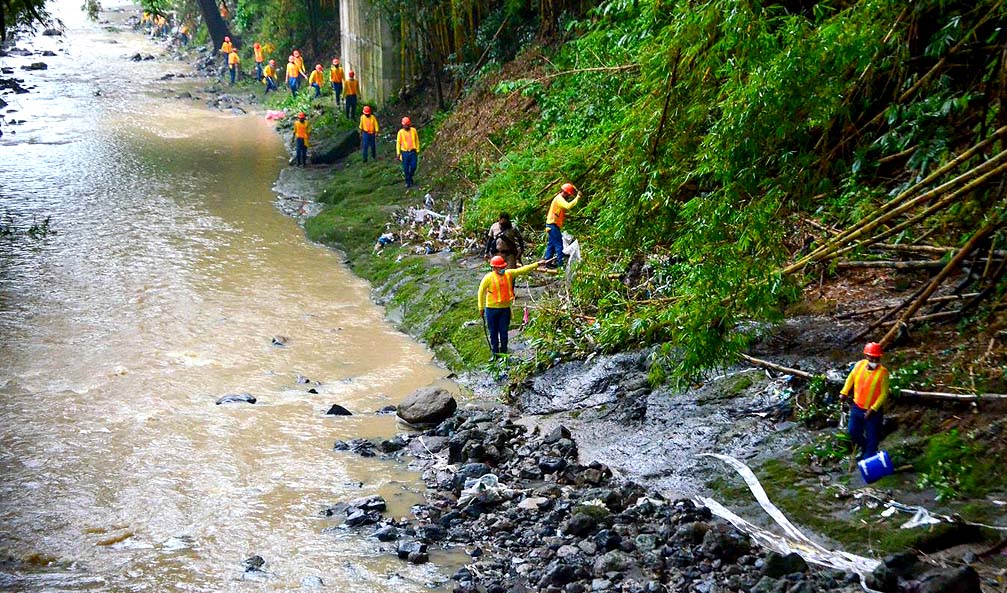 Realizan limpieza en quebrada El Garrobo de San Salvador Fotos Secretaría de Prensa de la Presidencia 3