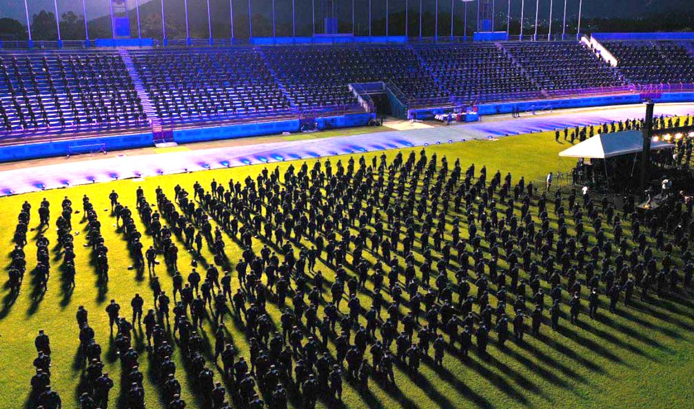 Presidente Bukele en la juramentación de 2429 de nuevos cabos de la PNC Foto Secretaría de Prensa de la Presidencia 2