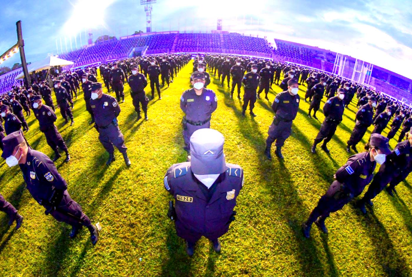 Presidente Bukele en la juramentación de 2429 de nuevos cabos de la PNC Foto Secretaría de Prensa de la Presidencia 3