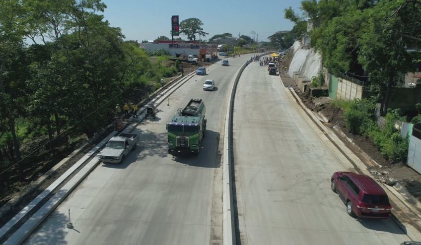 Imagen de carretera al Puerto La Libertad. Foto tomada del MOP Imagen de carretera al Puerto La Libertad. Foto tomada del MOP