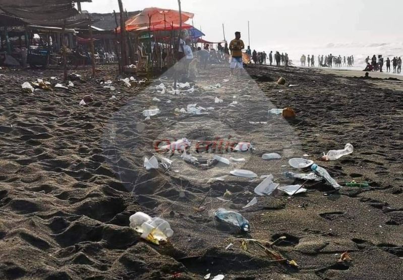 Basura en playa2