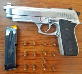Pistola en la Araujo