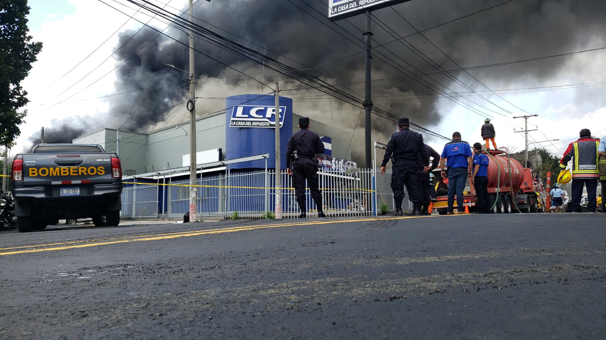 Fuego en La Casa del Respuesto