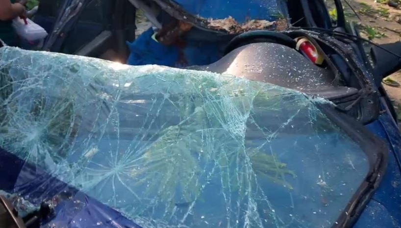 Atrapado en vehículo en Tecoluca