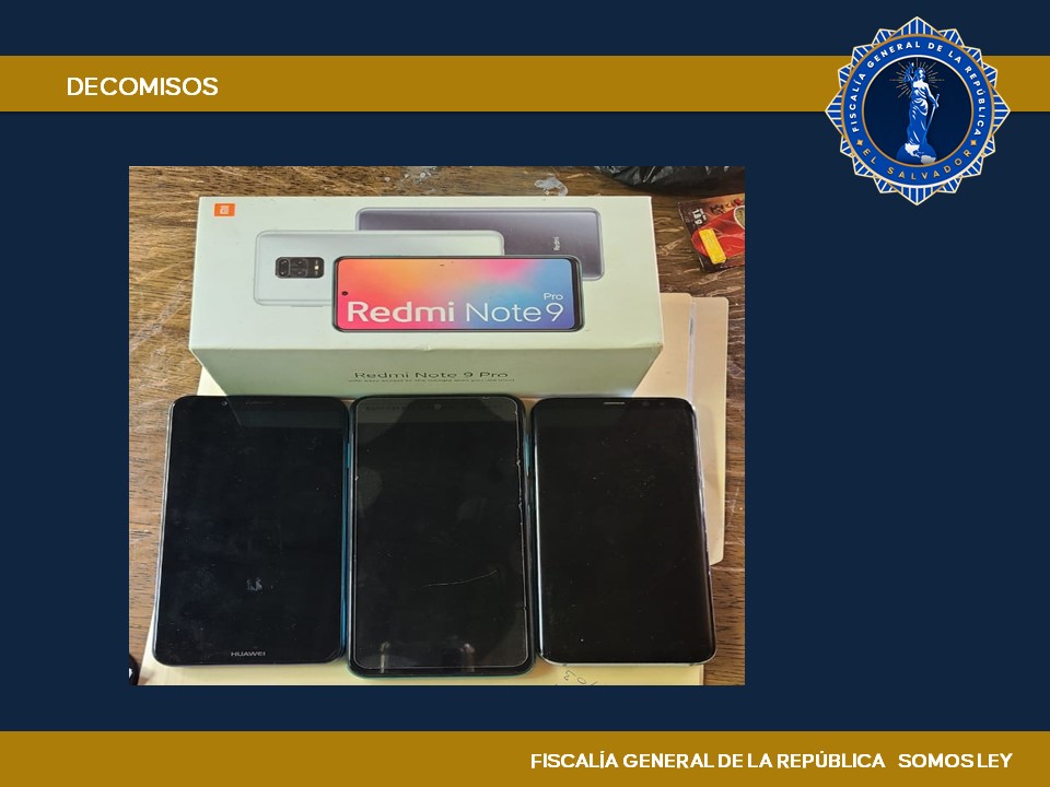 Detenidos en el aeropuerto ii