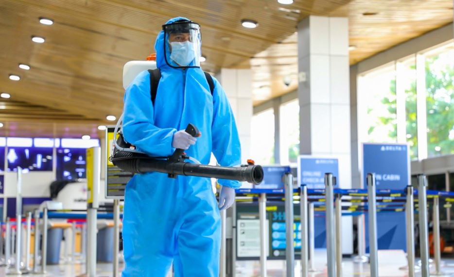 Fumigacion en aeropuerto2