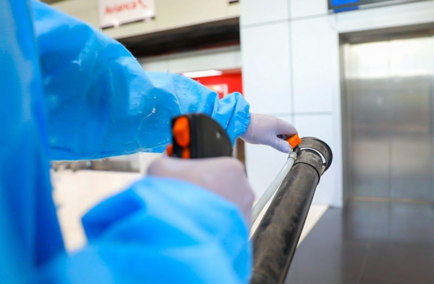 Fumigación en aeropuerto3