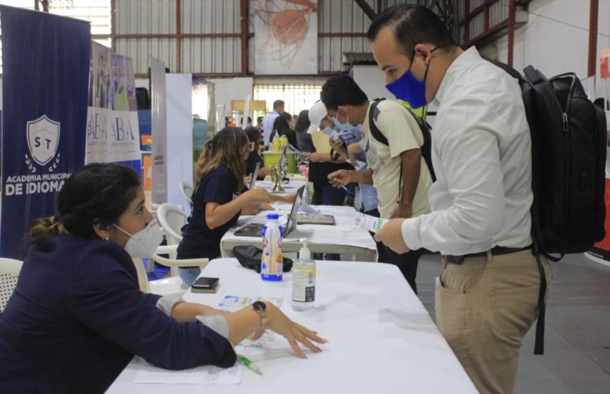 Feria del empleo en Santa Teclab