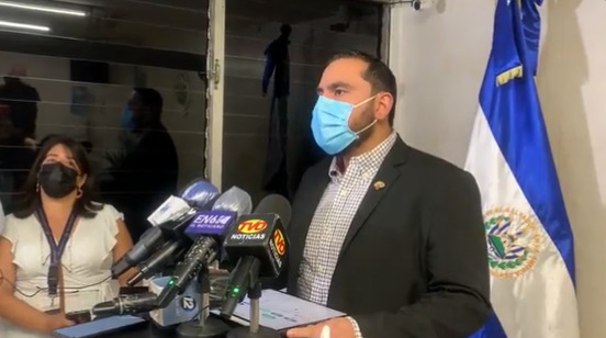 Ministro de salud Alabí