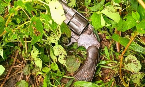 Pistola en campamento