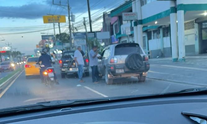 Agresor a conductora