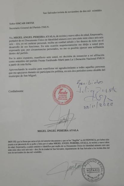 Renuncia al FMLN