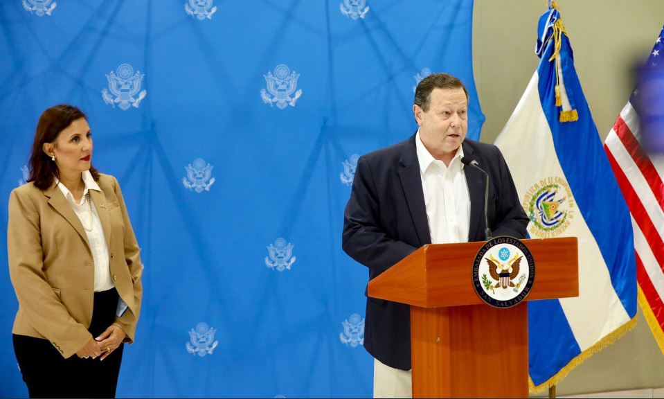 Embajador Duncan llegó al país