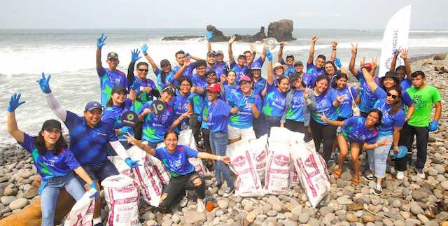 Limpieza-de-Playa-El-Tunco-por-Voluntarios-Juegos-San-Salvador-2023-26052023_11