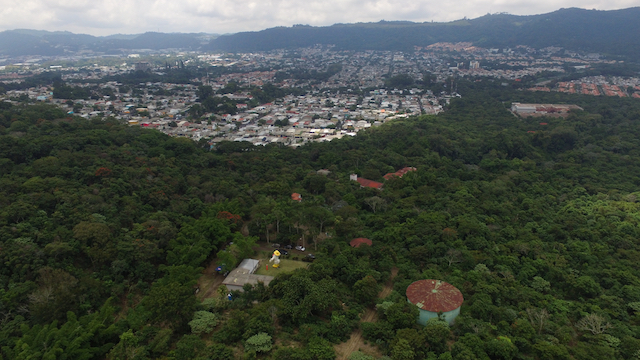 Firma de Convenio Avícola y Fideicomiso Walter Soundy en la Finca San Antonio El Quequeisque, en Santa Tecla, La Libertad, el sábado 26 de agosto de 2023.
Foto Banco Davivienda/ Salvador Melendez