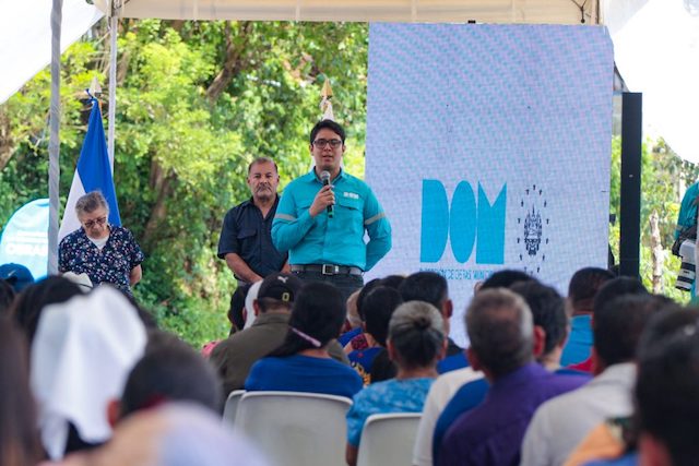 Inicio del mejoramiento con concreto hidráulico de 4 kms de calle de Chiltiupán, La Libertad-2