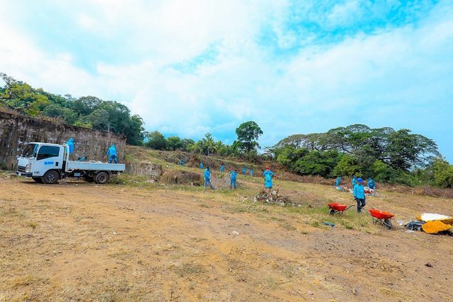 Inician construcción de polideportivo en Jucuapa