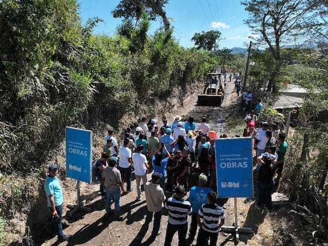 Mejoramiento vial en San Cristóbal, Cuscatlán