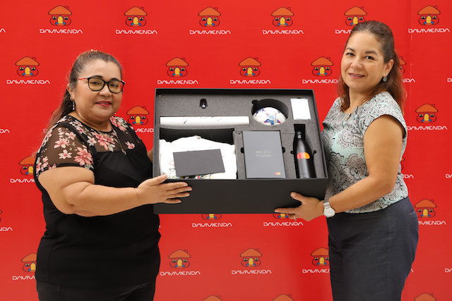 Última entrega de premios “Grite Gol” por compras con Tarjetas de Crédito Davivienda, en Centro Financiero, en San Salvador, El Salvador, el 17 de Abril de 2024.
Foto Banco Davivienda/ Salvador Meléndez