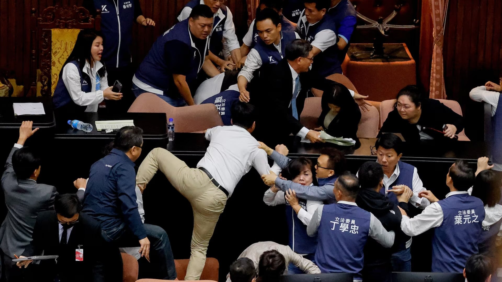 Parlamento Taiwán 3