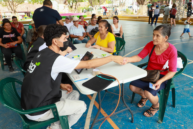 Entrega Bono Agrícola MAG centro 3